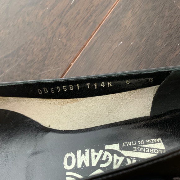 Salvatore Ferragamo black ballet flat shoes - Picture 5 of 5